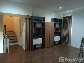 Аренда 3 спальни таунхаус в Банг Капи, Бангкок