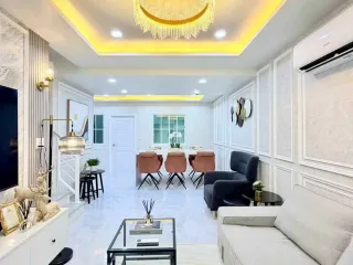 Casa adosada en venta de 3 habitaciones en Bang Lamung, Chonburi