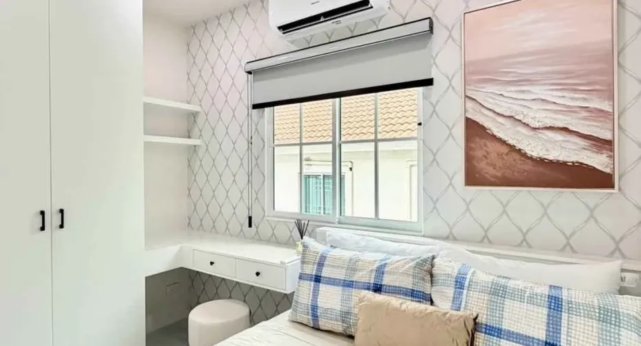 For sale 3 bedrooms townhouse in Bang Lamung, Chonburi