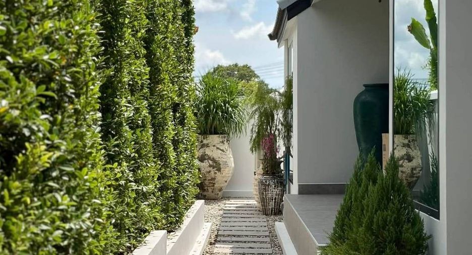 For rent 3 bedrooms villa in Bang Lamung, Chonburi