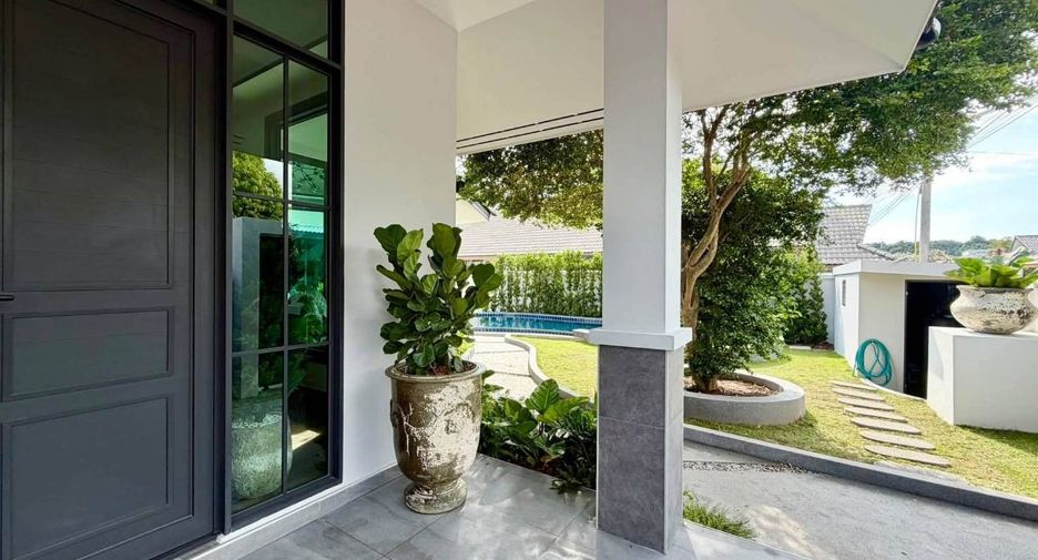 For rent 3 bedrooms villa in Bang Lamung, Chonburi