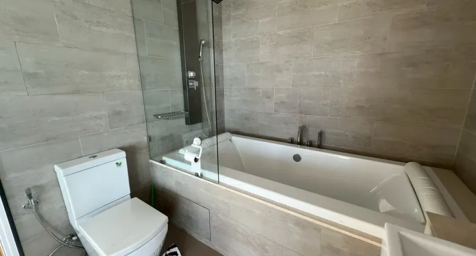 出租 和 出售 3 卧室 公寓 在 Bang Lamung, Chon Buri