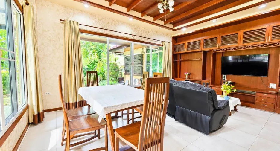 Haus zur Miete mit 4 Zimmer in Mueang Chiang Mai, Chiang Mai