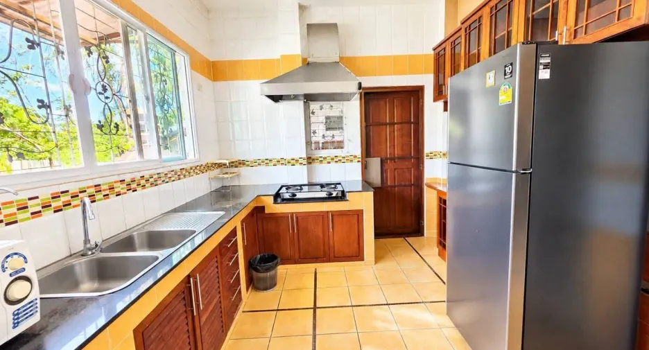 Haus zur Miete mit 4 Zimmer in Mueang Chiang Mai, Chiang Mai
