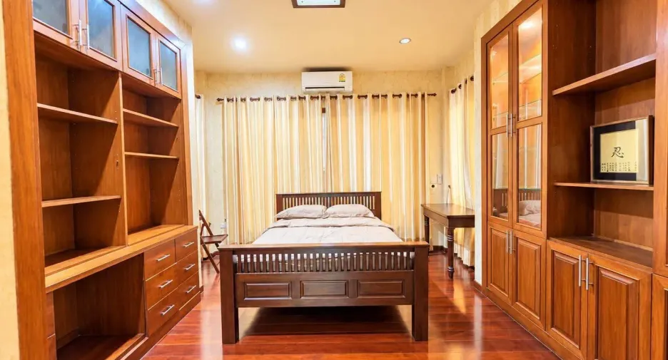 Haus zur Miete mit 4 Zimmer in Mueang Chiang Mai, Chiang Mai