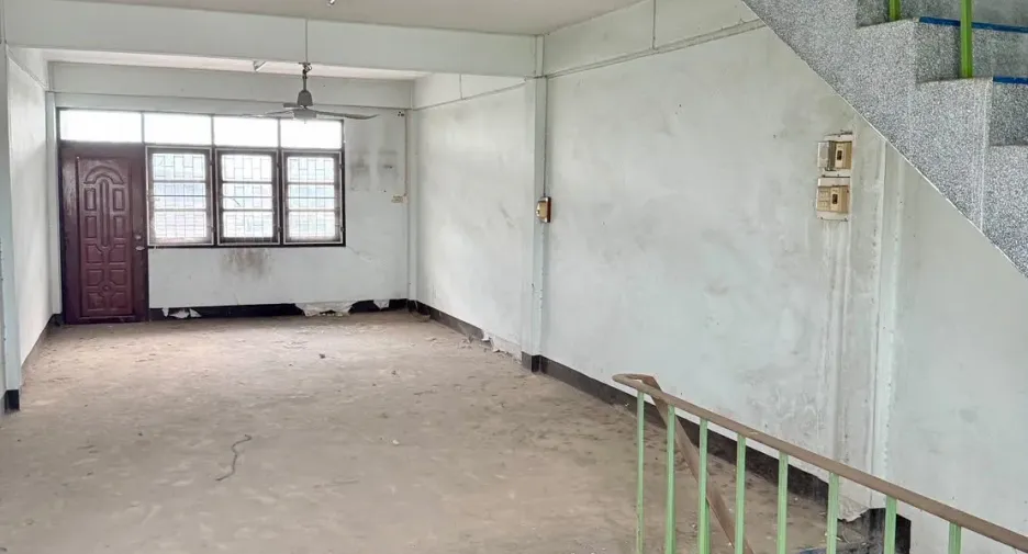 Продажа и аренда 6 спальни торговое помещение в Mueang Samut Sakhon, Самутсакхон