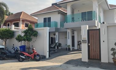 For sale and for rent 5 bedrooms villa in Bang Lamung, Chonburi