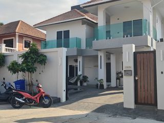 出售 和 出租 5 卧室 别墅 在 Bang Lamung, Chon Buri