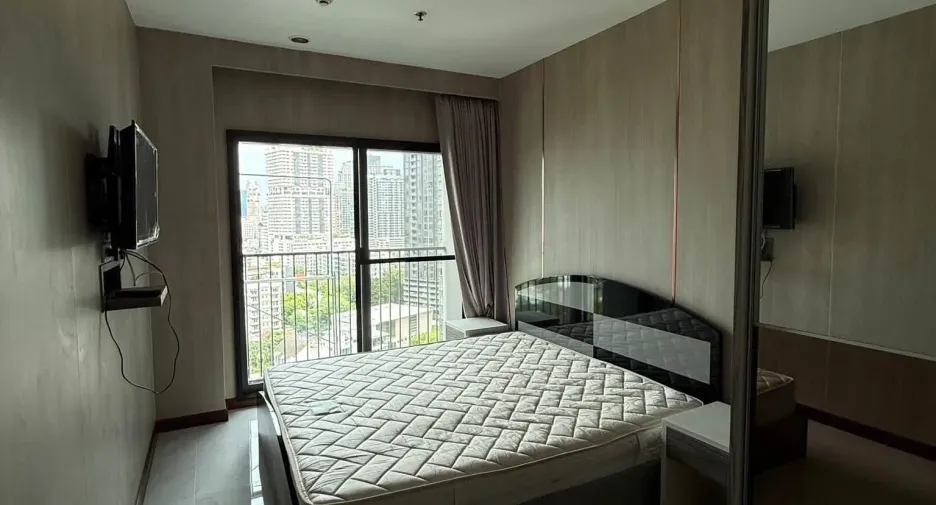 For rent 1 bed condo in Khlong Toei, Bangkok