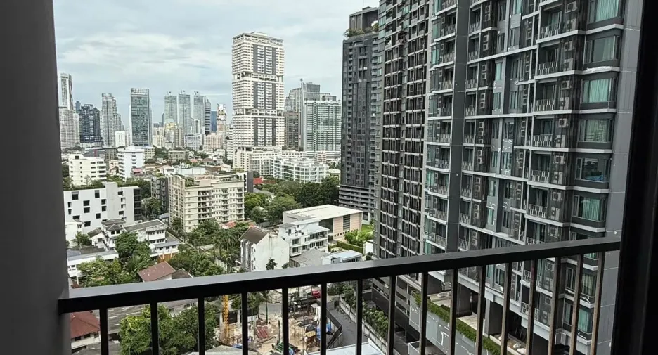 For rent 1 bed condo in Khlong Toei, Bangkok