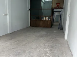 For rent 12 bedrooms retail Space in Bang Kapi, Bangkok
