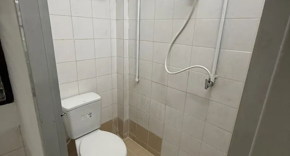 For rent 12 bedrooms retail Space in Bang Kapi, Bangkok