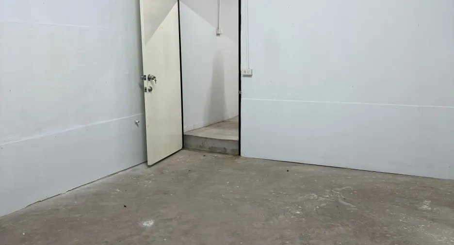 For rent 12 bedrooms retail Space in Bang Kapi, Bangkok