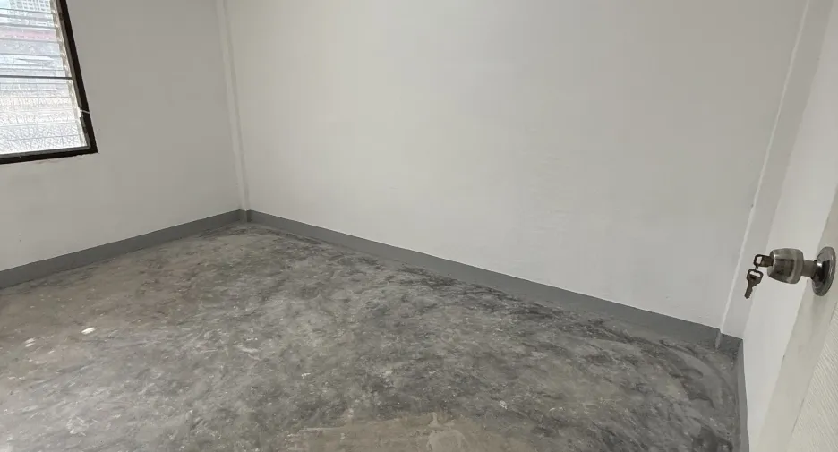 For rent 12 bedrooms retail Space in Bang Kapi, Bangkok