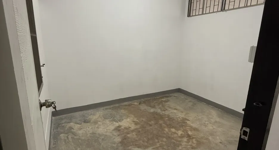 For rent 12 bedrooms retail Space in Bang Kapi, Bangkok