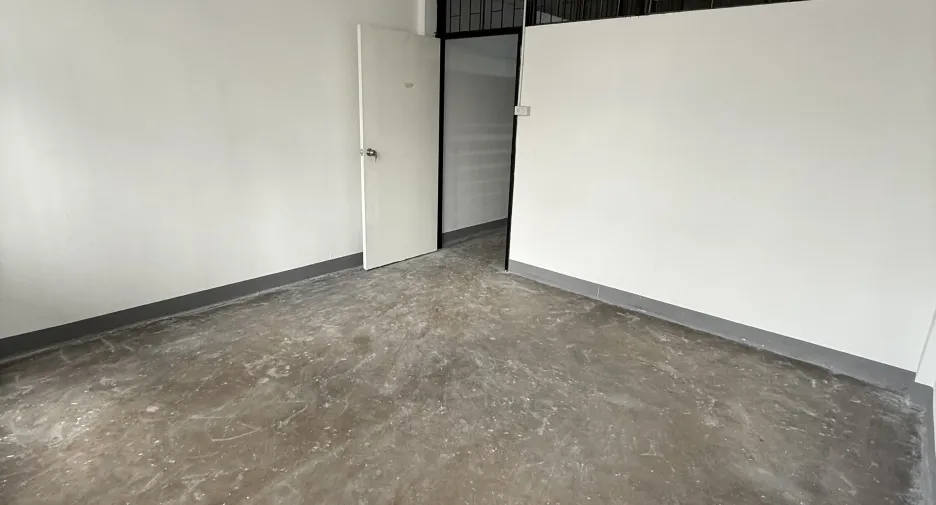 For rent 12 bedrooms retail Space in Bang Kapi, Bangkok