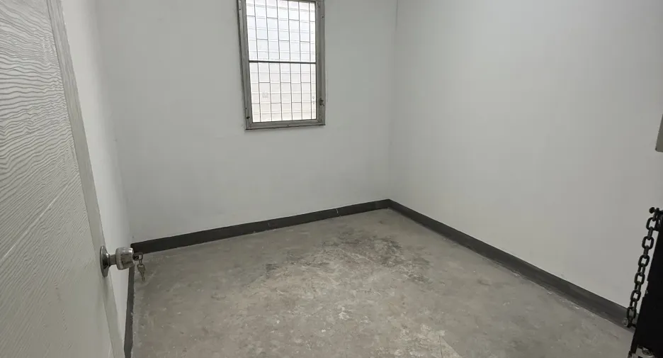 For rent 12 bedrooms retail Space in Bang Kapi, Bangkok