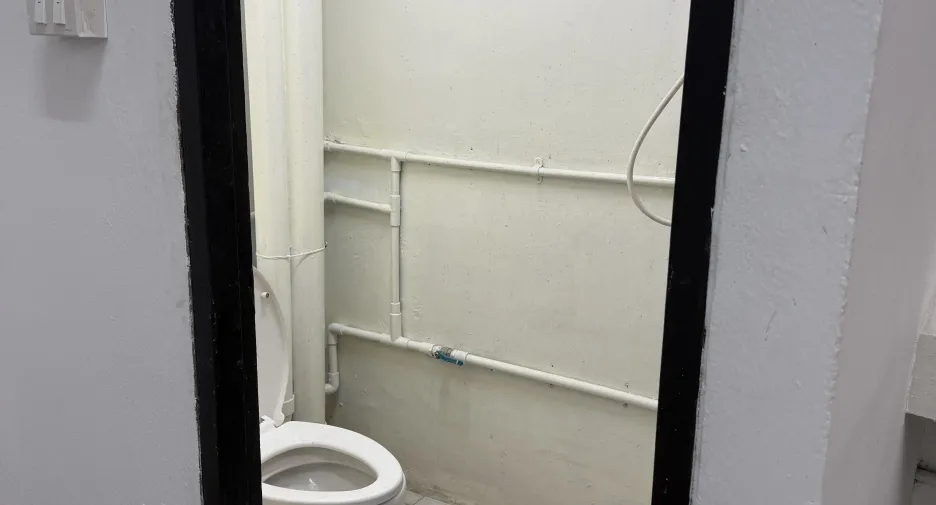 For rent 12 bedrooms retail Space in Bang Kapi, Bangkok