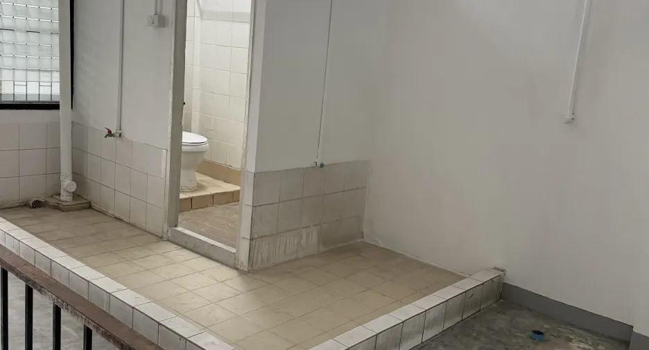 For rent 12 bedrooms retail Space in Bang Kapi, Bangkok