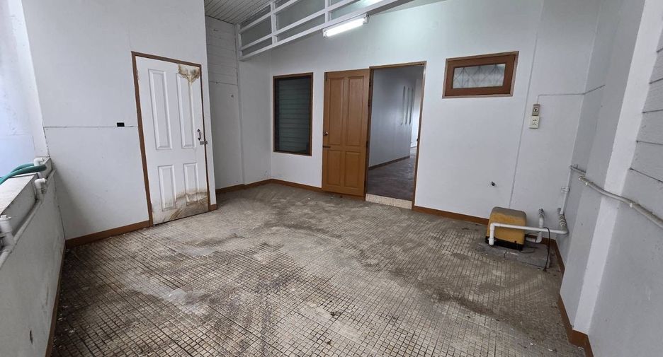 For rent 1 bed retail Space in Mueang Chiang Mai, Chiang Mai