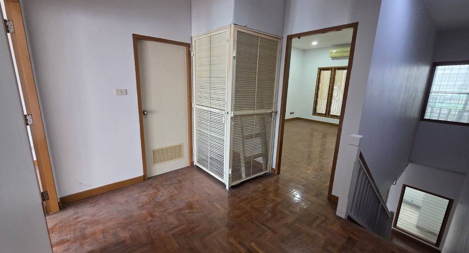For rent 1 bed retail Space in Mueang Chiang Mai, Chiang Mai