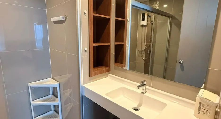 Wohnung zur Miete mit 1 Zimmer in Huai Khwang, Bangkok
