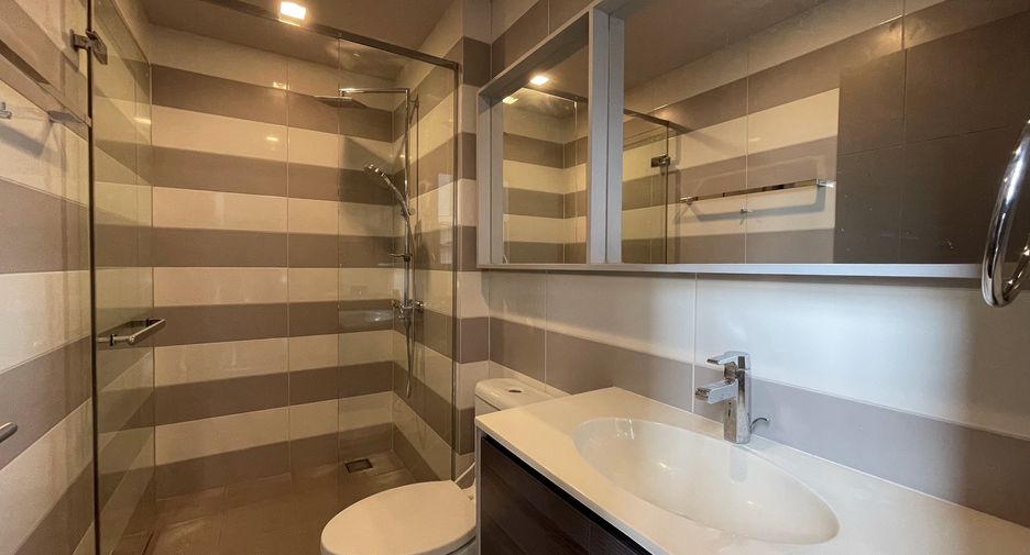Condo en alquiler de 2 habitaciones en Watthana, Bangkok
