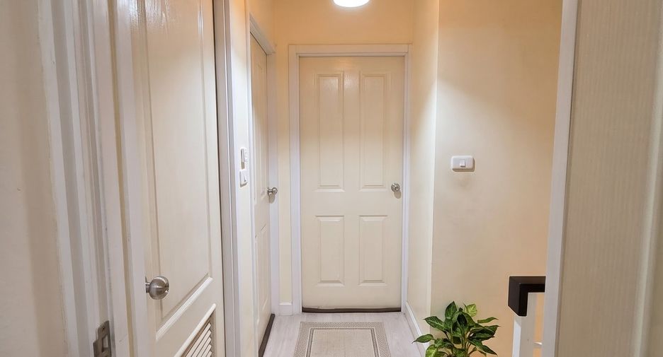 Reihenhaus zum Kauf und zur Miete mit 3 Zimmer in Mueang Samut Prakan, Samut Prakan