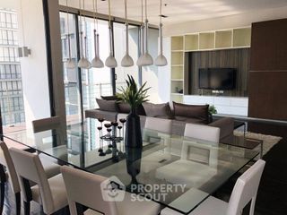 Condo en alquiler de 3 habitaciones en Watthana, Bangkok