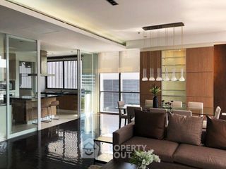 Condo en alquiler de 3 habitaciones en Watthana, Bangkok