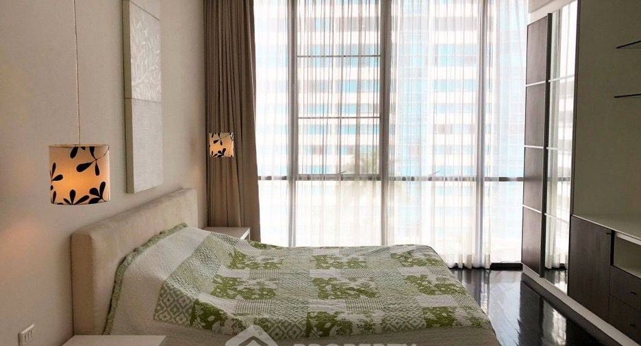 Condo en alquiler de 3 habitaciones en Watthana, Bangkok