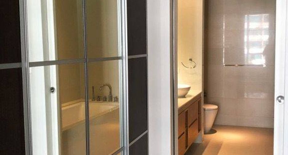 Condo en alquiler de 3 habitaciones en Watthana, Bangkok