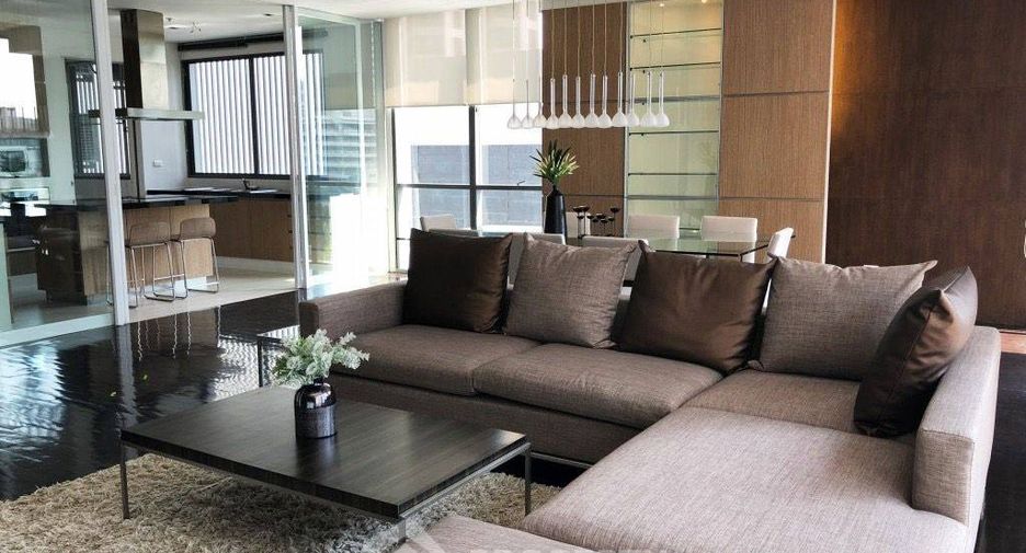 Condo en alquiler de 3 habitaciones en Watthana, Bangkok