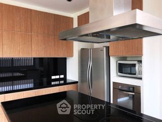Condo en alquiler de 3 habitaciones en Watthana, Bangkok