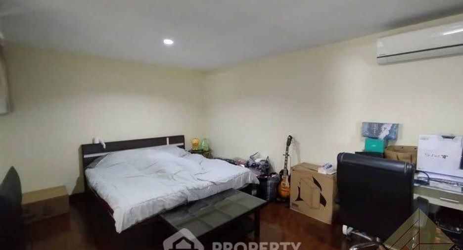 For sale 3 bedrooms condo in Jomtien, Pattaya