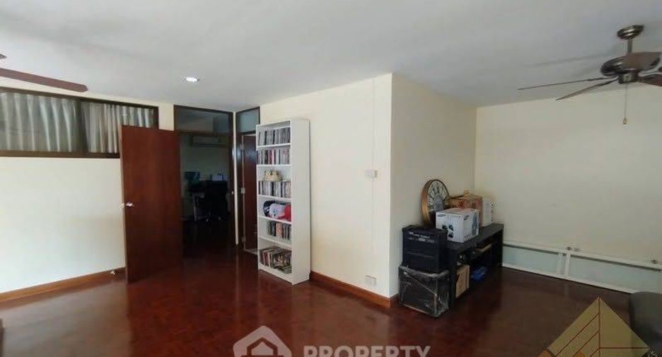 For sale 3 bedrooms condo in Jomtien, Pattaya