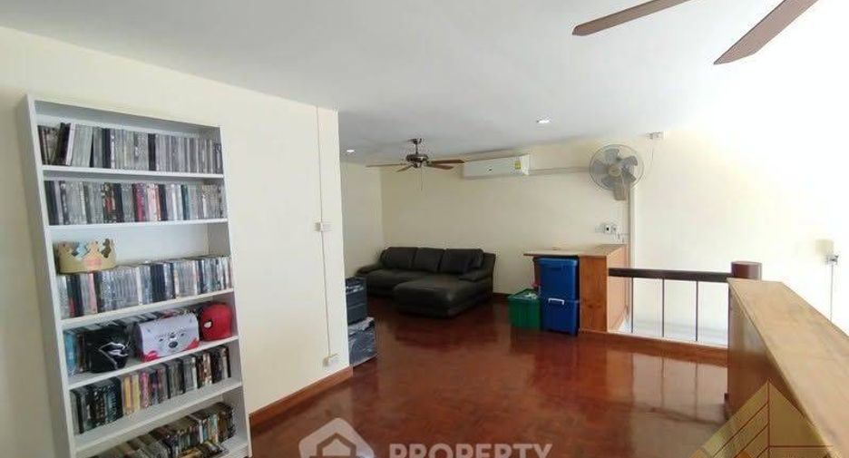 For sale 3 bedrooms condo in Jomtien, Pattaya