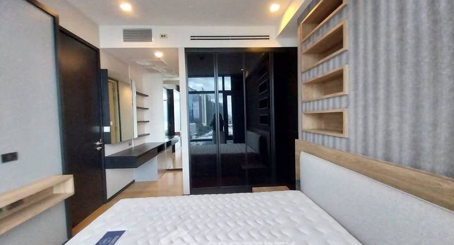 Condo en alquiler de 3 habitaciones en Watthana, Bangkok
