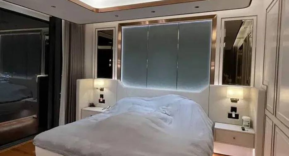 Condo en alquiler y en venta de 3 habitaciones en Watthana, Bangkok
