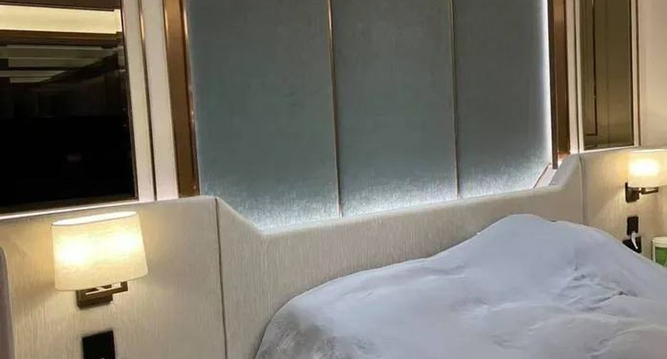 Condo en alquiler y en venta de 3 habitaciones en Watthana, Bangkok