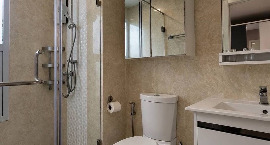 Продажа 2 спальни кондо в Пхра Кханонг, Бангкок