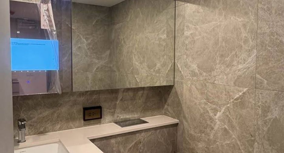 For sale 1 bed condo in Huai Khwang, Bangkok