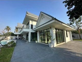 Продажа 4 спальни дом в Саттахип, Чонбури