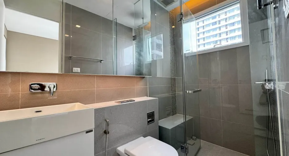 For rent 2 bedrooms condo in Chatuchak, Bangkok
