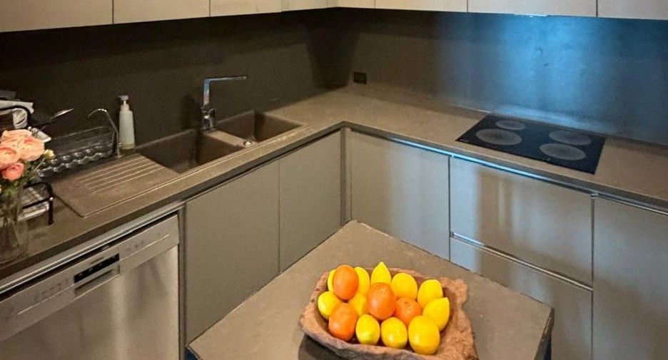 Condo en venta de 3 habitaciones en Khlong Toei, Bangkok