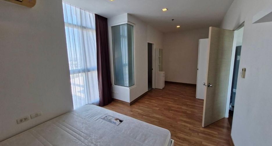 For rent 2 bedrooms condo in Bang Na, Bangkok