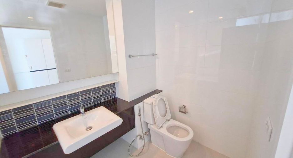 For rent 2 bedrooms condo in Bang Na, Bangkok
