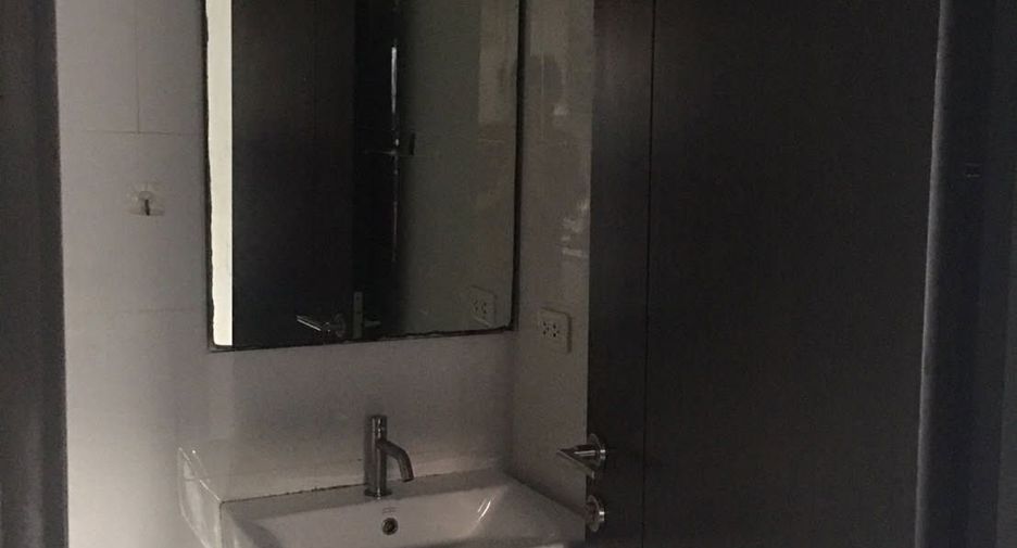 Wohnung zur Miete mit Studio in Watthana, Bangkok
