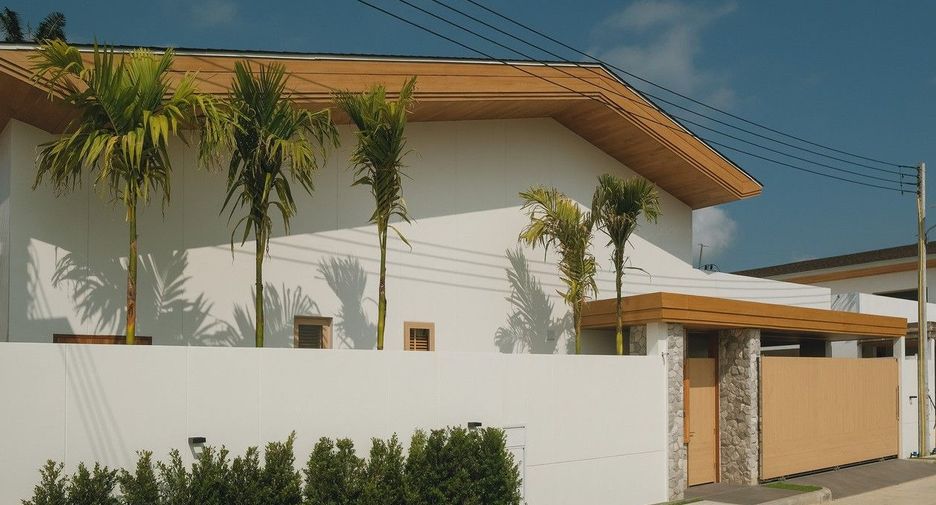 For sale 4 bedrooms villa in Mueang Krabi, Krabi
