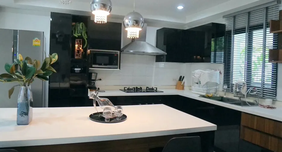 Haus zum Kauf mit 3 Zimmer in Bang Na, Bangkok